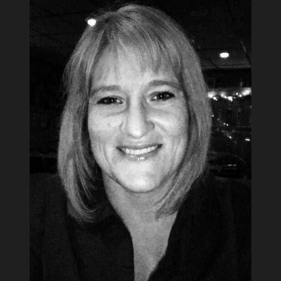 Meet your Posher, Tracy - Picture 1 of 1